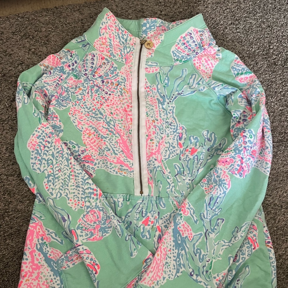 Beautiful quarter zip